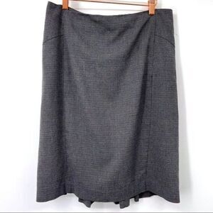 Express gray plaid pencil skirt pleaded back sz 8 BoxI